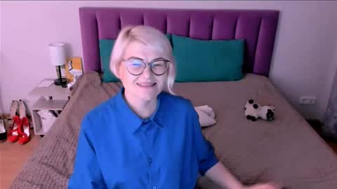 Sabrina MacMarren online show from October 25, 5:02 pm