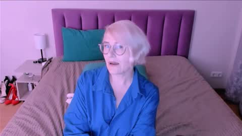 Sabrina MacMarren online show from September 14, 6:20 pm