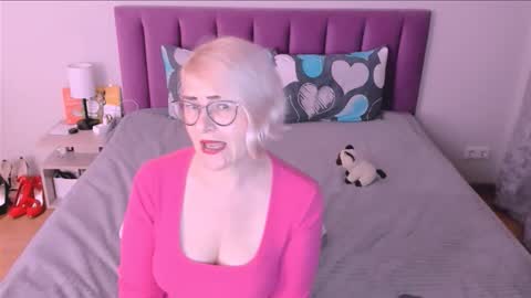 Sabrina MacMarren online show from October 17, 5:06 pm