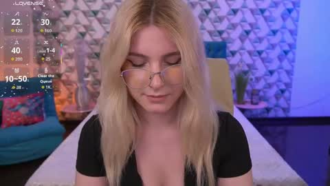 Sabrina online show from May 17, 11:30 am