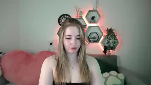 Sabrina Violet online show from April 19, 8:48 am