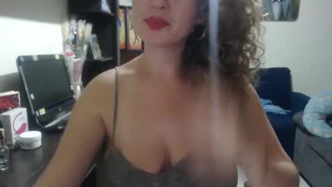 sacrletardiente online show from March 11, 11:37 pm