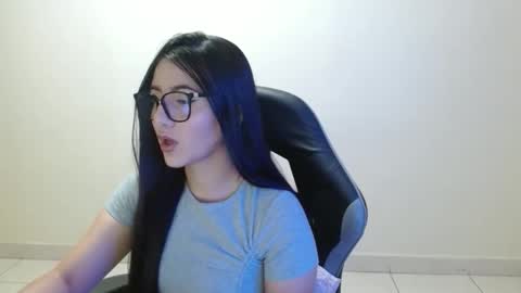 Sahaliefox  online show from April 23, 6:09 pm