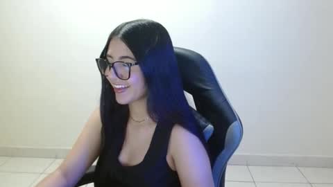 Sahaliefox  online show from April 20, 5:05 pm