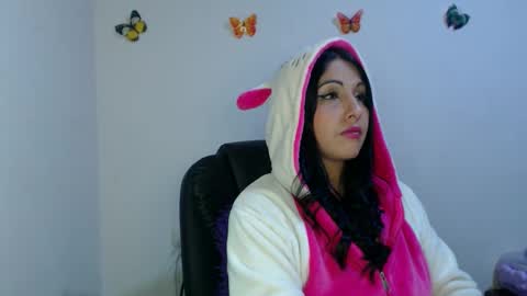 Snapshot of sahotlove1 chatting on October 22, 1:20 am Karina online show from October 22, 1:20 am