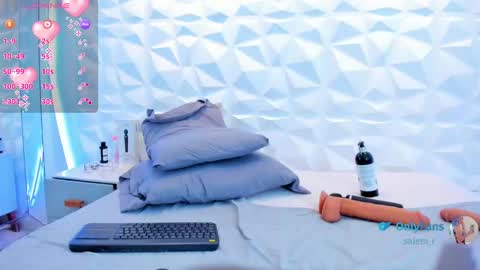 salem_rose01 online show from September 14, 5:43 am