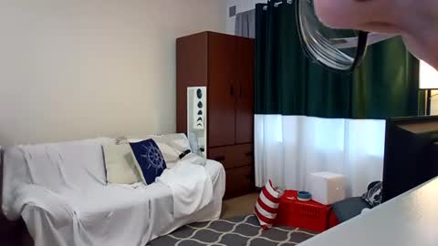 salis1981 online show from February 4, 7:00 pm