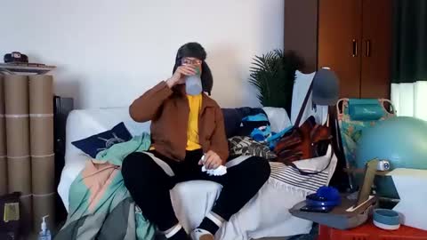 salis1981 online show from January 28, 12:57 am