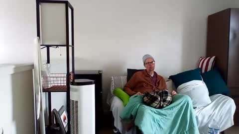 salis1981 online show from March 4, 6:50 pm