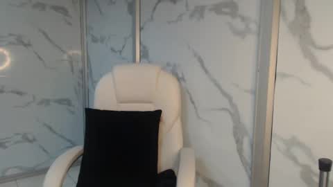 salmaportman_ online show from February 20, 10:05 am