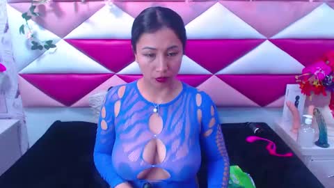 Snapshot of salmasantos chatting on February 23, 3:02 am salmasanto online show from February 23, 3:02 am