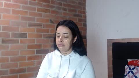   online show from December 5, 5:11 pm