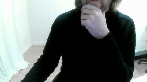 Snapshot of saltimbanquier chatting on December 1, 4:32 pm Saltimbanquier  Salt  ou  Banquier  online show from December 1, 4:32 pm