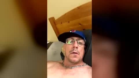 saltydoggy6969 online show from July 1, 4:37 pm