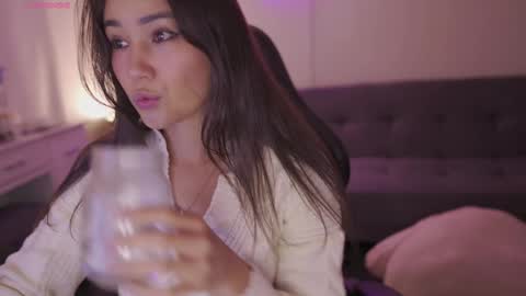 Stefana    or    Samchispas online show from January 3, 11:33 pm