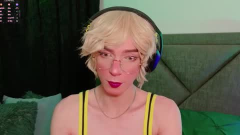 Snapshot of sam_russo chatting on September 17, 7:56 am Sam online show from September 17, 7:56 am