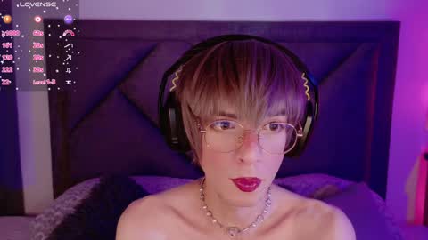 Snapshot of sam_russo chatting on February 7, 8:01 am Sam online show from February 7, 8:01 am