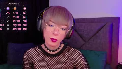 Snapshot of sam_russo chatting on September 10, 7:20 am Sam online show from September 10, 7:20 am