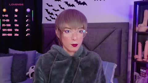 Snapshot of sam_russo chatting on October 26, 6:36 am Sam online show from October 26, 6:36 am