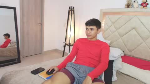sam_tnt9 online show from May 8, 4:45 pm