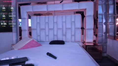 S A M A N T A   online show from February 25, 10:48 am