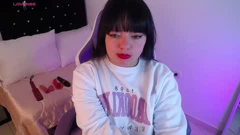 Snapshot of samantha__g chatting on March 4, 5:11 am Sam online show from March 4, 5:11 am