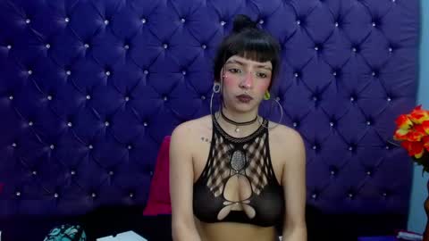 Samantha Smitth online show from January 18, 9:56 am