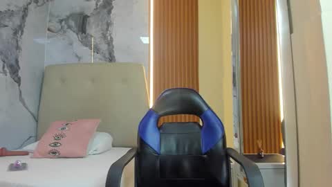    online show from March 4, 7:22 pm