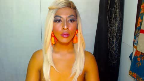 Samantha online show from November 18, 6:11 pm