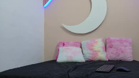 samanthalaurent online show from May 27, 1:57 am