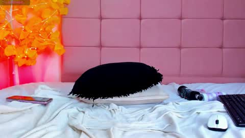 samanttha01 online show from March 5, 7:01 pm