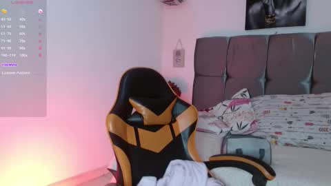 samara_wish online show from December 1, 1:53 pm