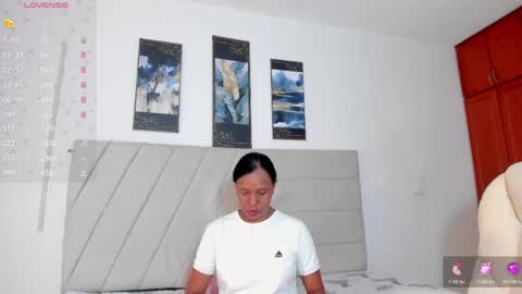 samaraa_smith1 online show from April 24, 12:40 pm