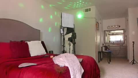 Yaya online show from April 23, 8:43 pm