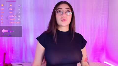 Snapshot of samii_evans chatting on March 1, 6:43 pm samii evans  online show from March 1, 6:43 pm