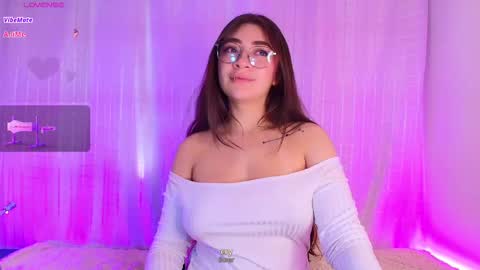 Snapshot of samii_evans chatting on February 21, 8:16 pm samii evans  online show from February 21, 8:16 pm