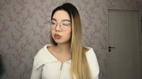 Elina online show from March 5, 9:18 am