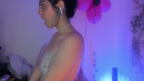   online show from February 9, 9:13 am