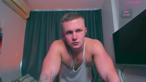 Snapshot of samuel_andrew chatting on February 21, 4:51 am Samuel online show from February 21, 4:51 am