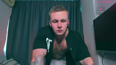 Snapshot of samuel_andrew chatting on February 25, 1:41 am Samuel online show from February 25, 1:41 am