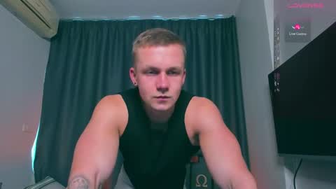 Snapshot of samuel_andrew chatting on February 18, 1:54 am Samuel online show from February 18, 1:54 am