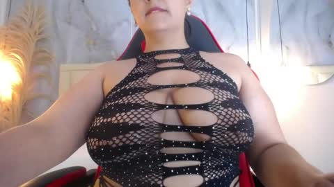 S A M A N T H A  online show from March 7, 5:46 pm