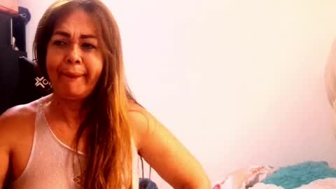 Sanddi  online show from April 20, 9:07 pm