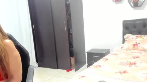 Sanddi  online show from December 3, 9:15 pm