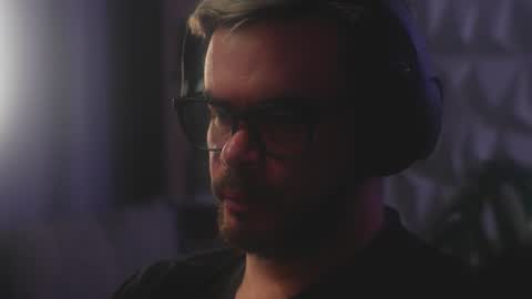 Sanders online show from February 11, 5:11 am