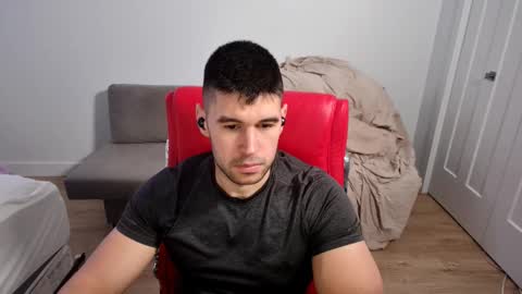 Sandow online show from November 24, 7:23 pm