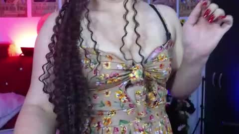 sandraossa online show from February 9, 7:05 pm