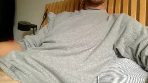 Snapshot of sansha0590 chatting on October 6, 3:41 pm sansha0590 online show from October 6, 3:41 pm