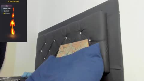 Santibrown online show from January 9, 8:58 pm