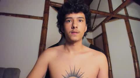 santi_twink19 online show from February 20, 4:01 am